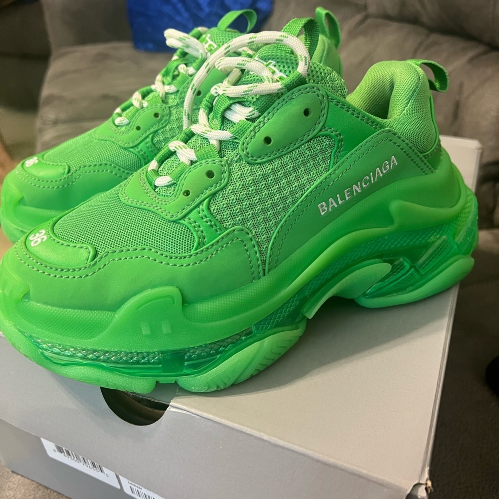 Balenciaga Triple S clear sole.